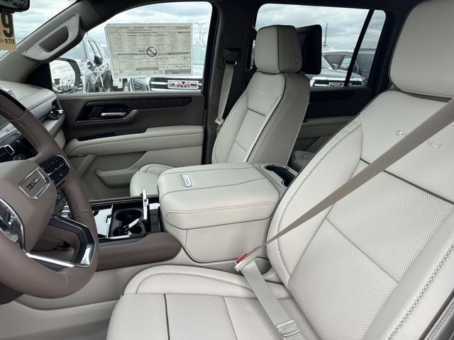 GMC Yukon XL Vehicle Full-screen Gallery Image 11