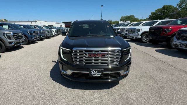 GMC Acadia Vehicle Full-screen Gallery Image 03