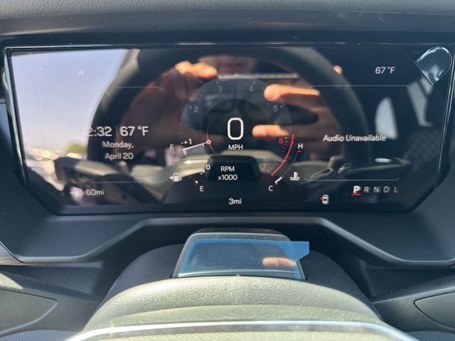 GMC Acadia Vehicle Full-screen Gallery Image 15