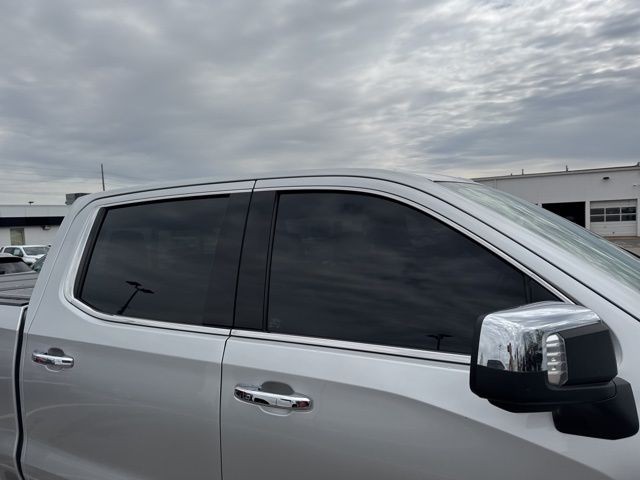 GMC Sierra 1500 Vehicle Full-screen Gallery Image 13