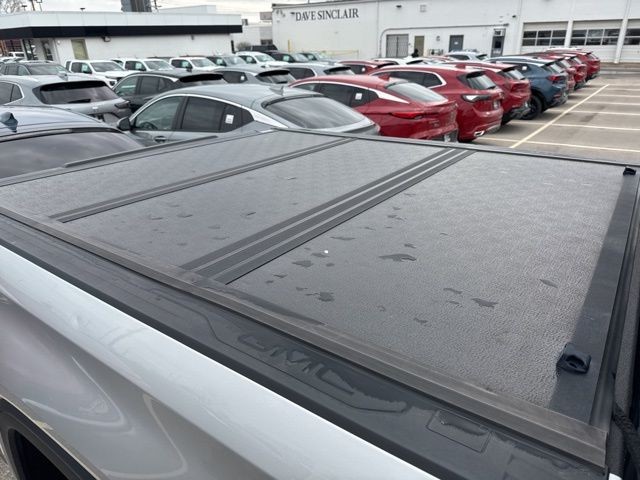 GMC Sierra 1500 Vehicle Full-screen Gallery Image 14