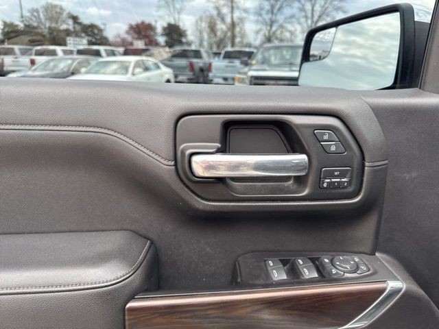 GMC Sierra 1500 Vehicle Full-screen Gallery Image 19