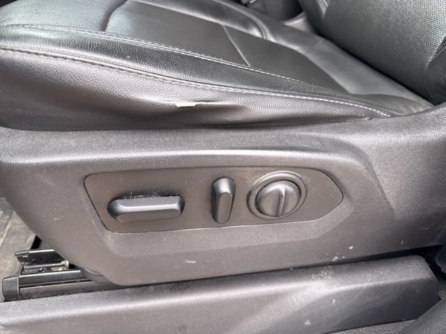 GMC Sierra 1500 Vehicle Full-screen Gallery Image 23