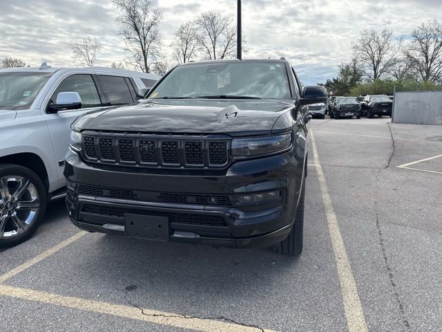 Jeep Grand Wagoneer Vehicle Full-screen Gallery Image 03