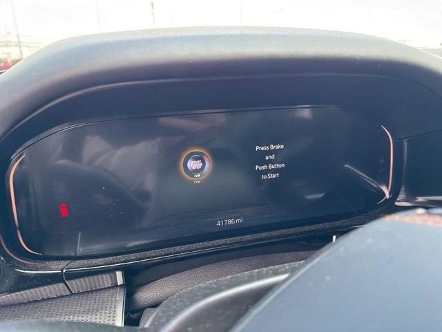 Jeep Grand Wagoneer Vehicle Full-screen Gallery Image 19