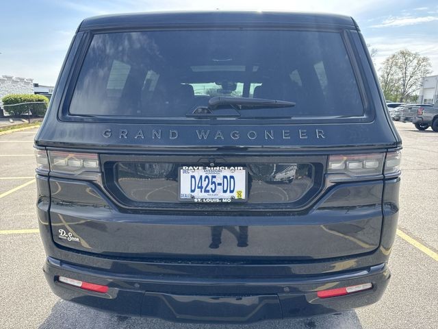 Jeep Grand Wagoneer Vehicle Full-screen Gallery Image 35