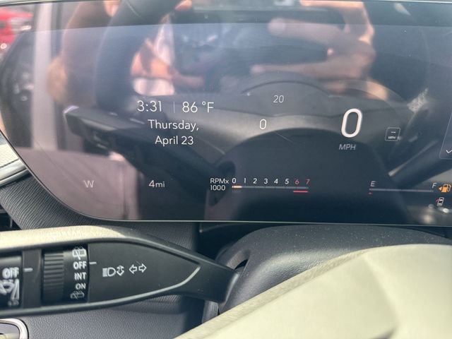 Buick Enclave Vehicle Full-screen Gallery Image 15