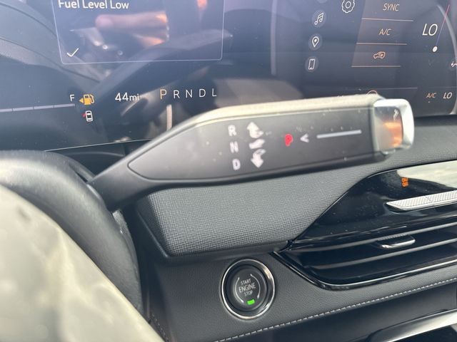 Buick Enclave Vehicle Full-screen Gallery Image 20