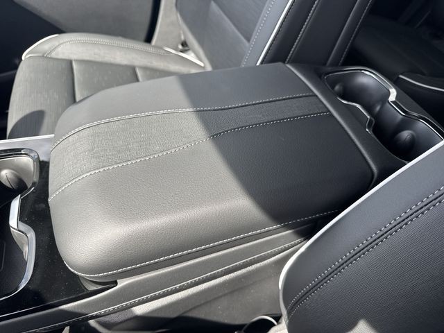 Buick Enclave Vehicle Full-screen Gallery Image 21