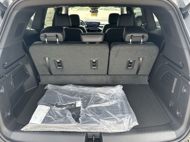 Buick Enclave Vehicle Full-screen Gallery Image 24