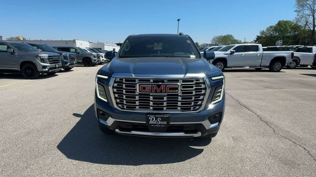 GMC Yukon XL Vehicle Full-screen Gallery Image 03