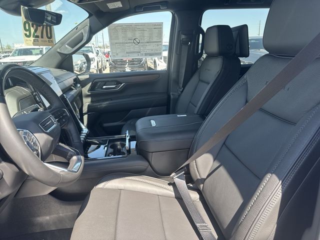GMC Yukon XL Vehicle Full-screen Gallery Image 11
