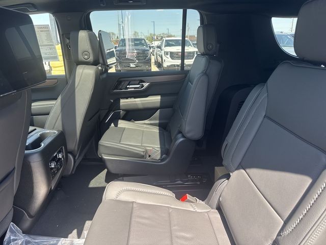 GMC Yukon XL Vehicle Full-screen Gallery Image 23