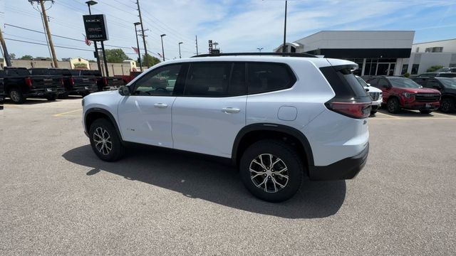 GMC Acadia Vehicle Full-screen Gallery Image 06