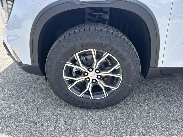 GMC Acadia Vehicle Full-screen Gallery Image 10