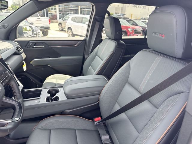 GMC Acadia Vehicle Full-screen Gallery Image 11