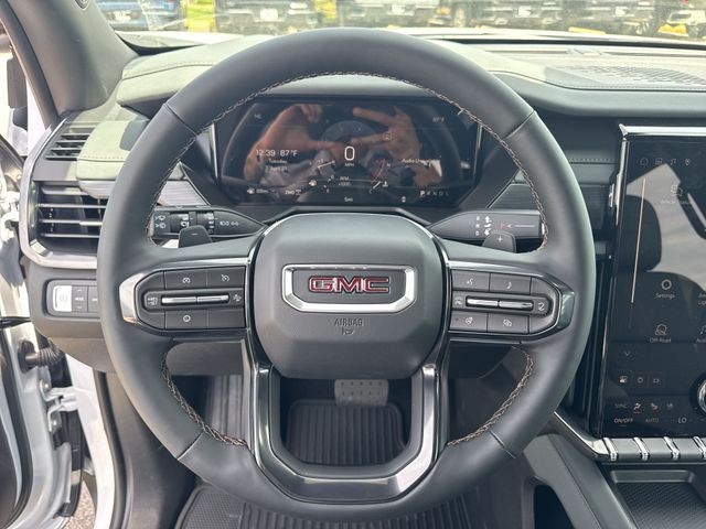 GMC Acadia Vehicle Full-screen Gallery Image 14