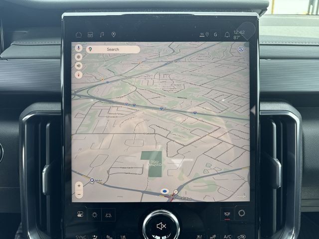 GMC Acadia Vehicle Full-screen Gallery Image 18