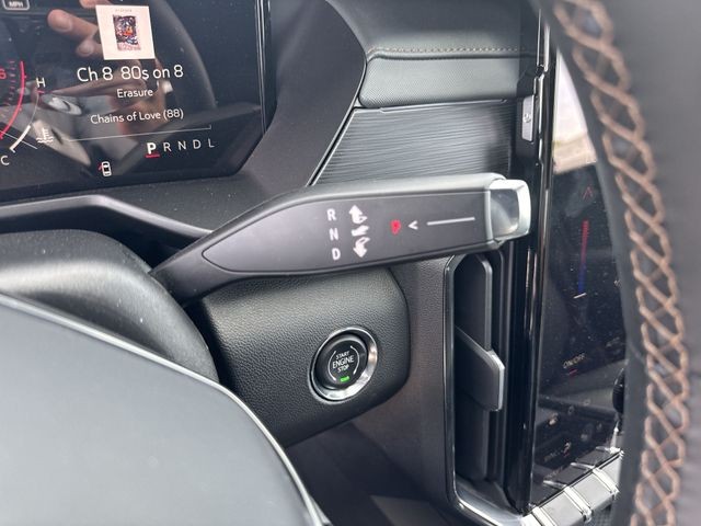 GMC Acadia Vehicle Full-screen Gallery Image 20