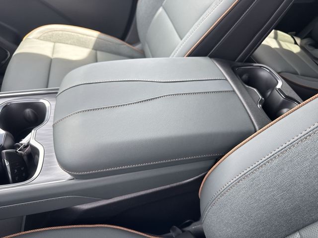 GMC Acadia Vehicle Full-screen Gallery Image 21
