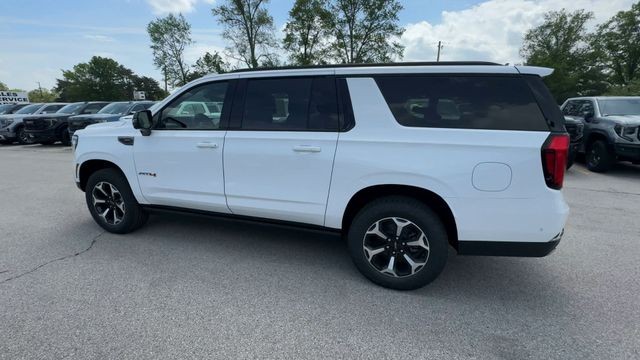 GMC Yukon XL Vehicle Full-screen Gallery Image 06