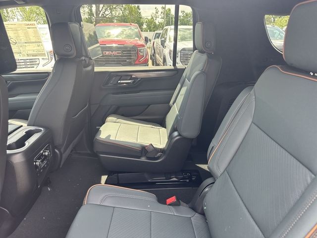 GMC Yukon XL Vehicle Full-screen Gallery Image 23