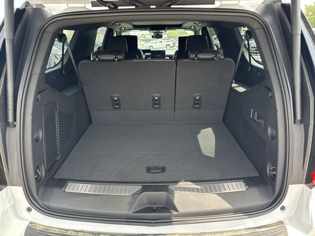 GMC Yukon XL Vehicle Full-screen Gallery Image 25