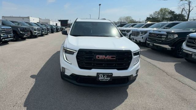 GMC Acadia Vehicle Full-screen Gallery Image 03