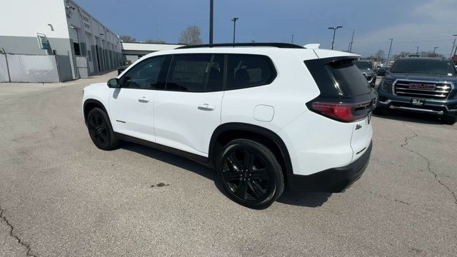 GMC Acadia Vehicle Full-screen Gallery Image 06