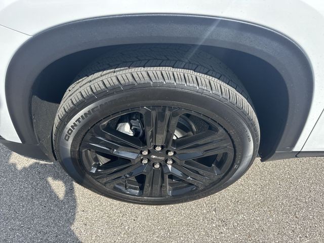 GMC Acadia Vehicle Full-screen Gallery Image 10