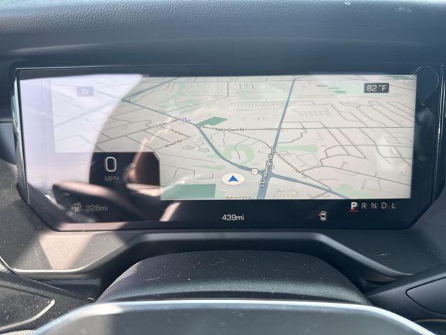 GMC Acadia Vehicle Full-screen Gallery Image 15