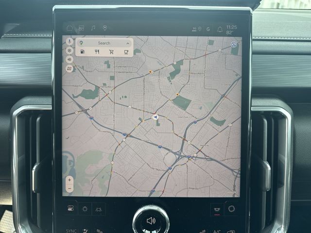 GMC Acadia Vehicle Full-screen Gallery Image 18