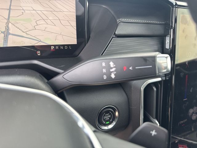 GMC Acadia Vehicle Full-screen Gallery Image 20