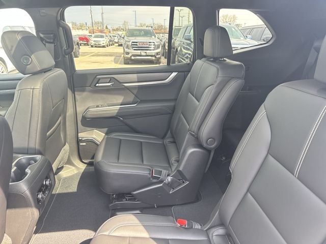 GMC Acadia Vehicle Full-screen Gallery Image 23