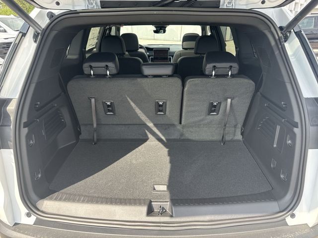 GMC Acadia Vehicle Full-screen Gallery Image 25