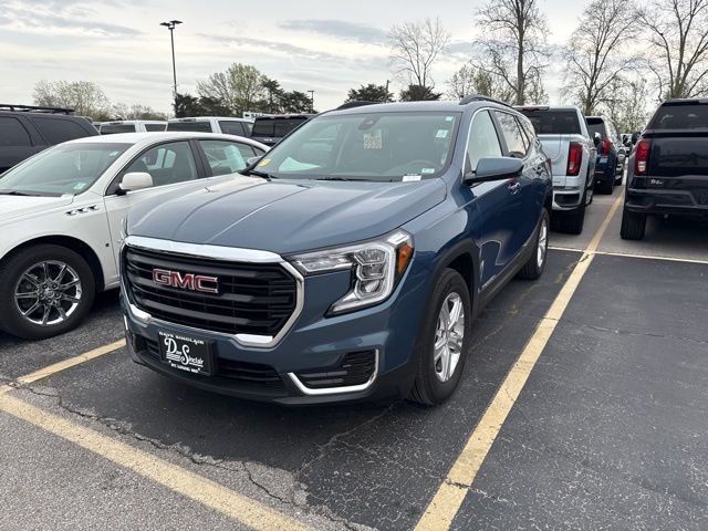 GMC Terrain Vehicle Full-screen Gallery Image 02