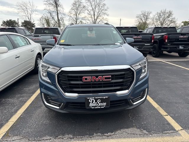 GMC Terrain Vehicle Full-screen Gallery Image 05