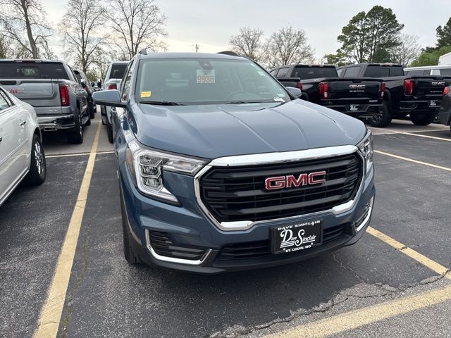 GMC Terrain Vehicle Full-screen Gallery Image 06