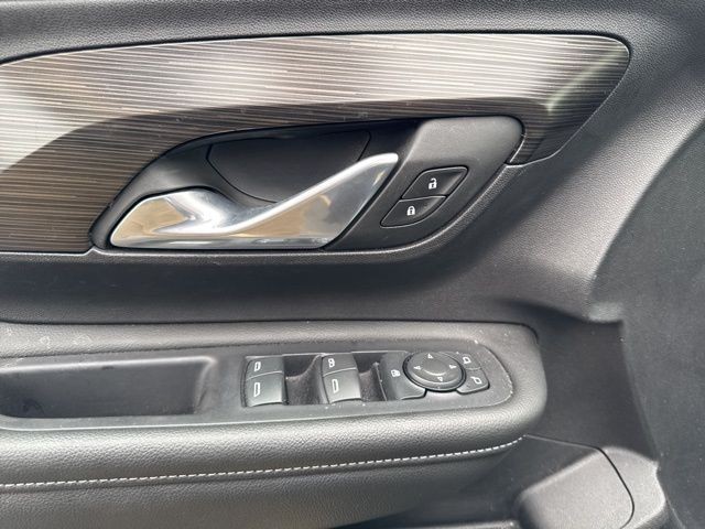 GMC Terrain Vehicle Full-screen Gallery Image 20