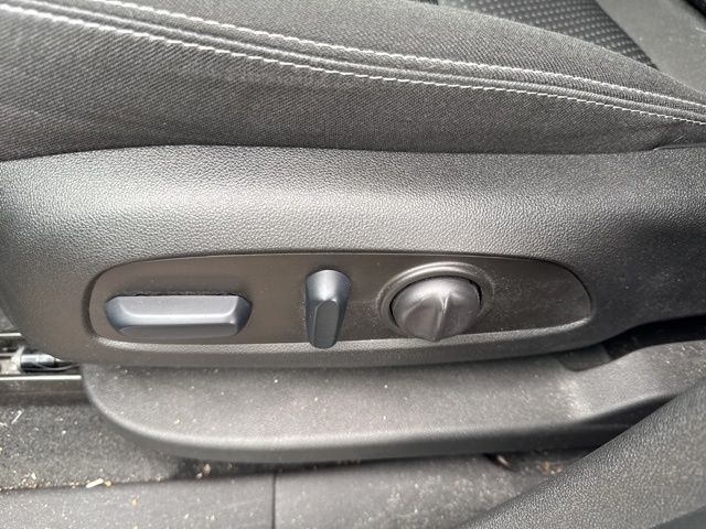 GMC Terrain Vehicle Full-screen Gallery Image 21