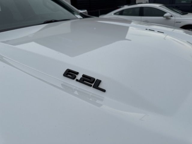 Chevrolet Silverado 1500 Vehicle Full-screen Gallery Image 10