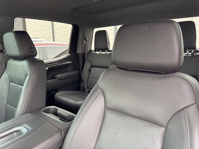 Chevrolet Silverado 1500 Vehicle Full-screen Gallery Image 20