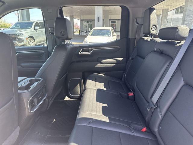 Chevrolet Silverado 1500 Vehicle Full-screen Gallery Image 28