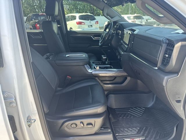 Chevrolet Silverado 1500 Vehicle Full-screen Gallery Image 31