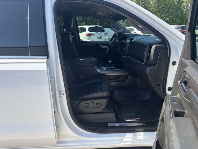 Chevrolet Silverado 1500 Vehicle Full-screen Gallery Image 32