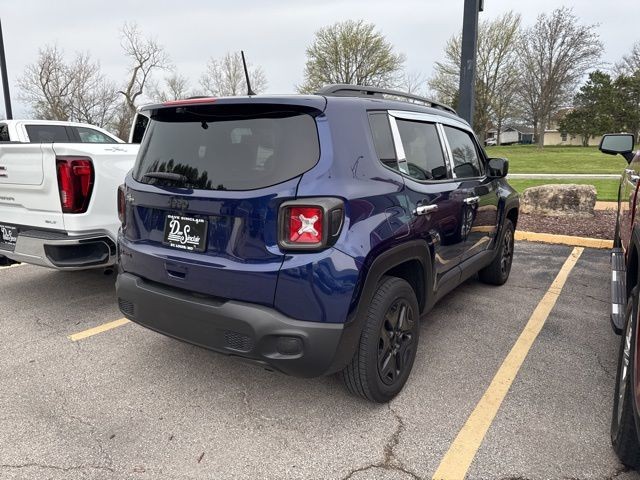 Jeep Renegade Vehicle Full-screen Gallery Image 03