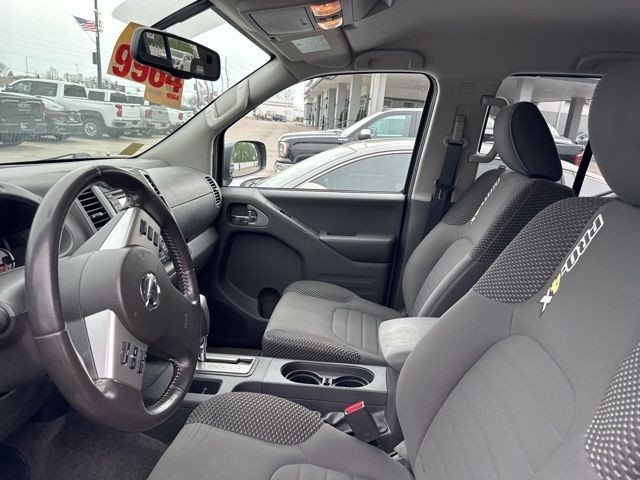 Nissan Frontier Vehicle Full-screen Gallery Image 21