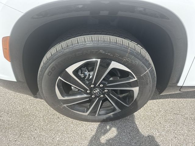 Buick Enclave Vehicle Full-screen Gallery Image 10
