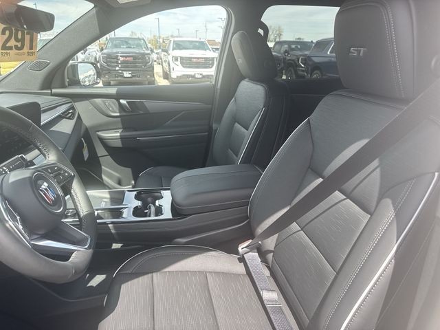 Buick Enclave Vehicle Full-screen Gallery Image 11