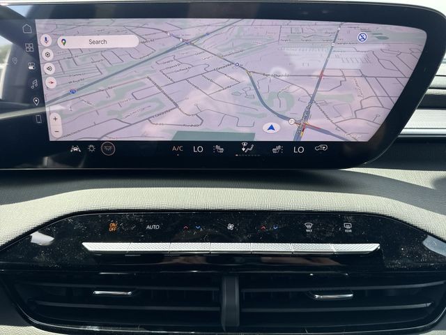 Buick Enclave Vehicle Full-screen Gallery Image 18